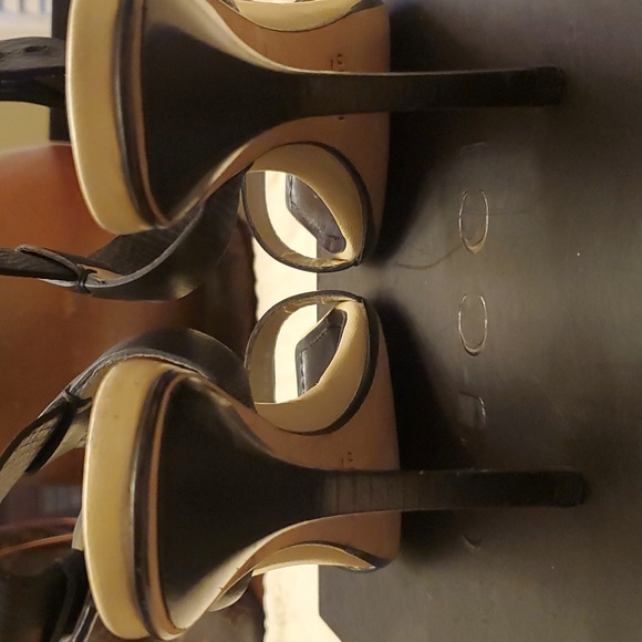 Gucci Leather Sandals - Picture 3 of 12